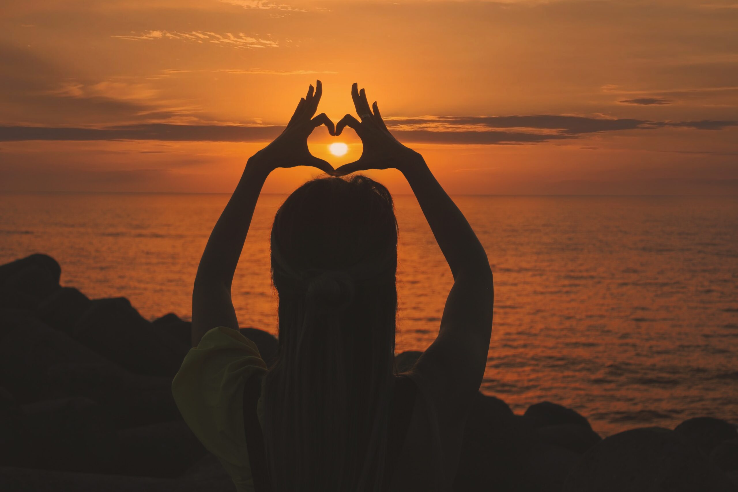 Heart wellbeingsupport.co - Health Blog - Be Still In Your Beating Heart Blogpost - Sally Groutage